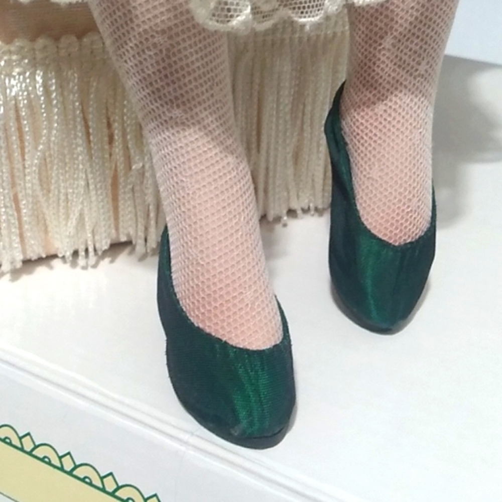 NIB Emerald Memories Doll From The Victorian Fantasies By Linda Mason - Picture 5 of 16
